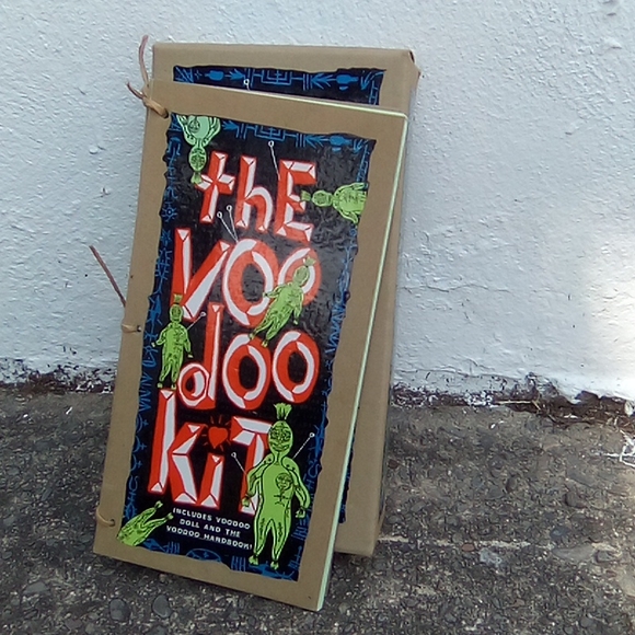 The Voodoo Doll Kit Book and Doll Set Vintage 1990s - Picture 4 of 12